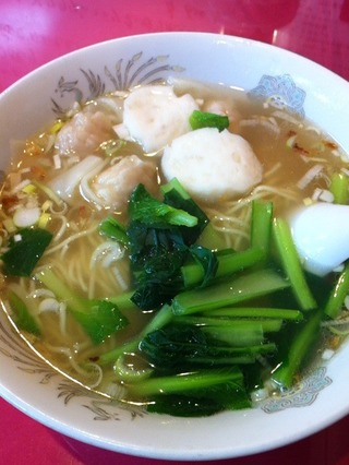 エビワンタンとイカ団子麺
