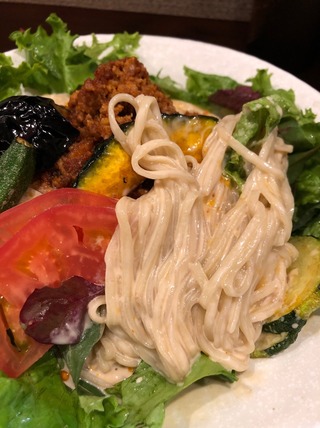 彩り夏野菜の冷やし坦々麺