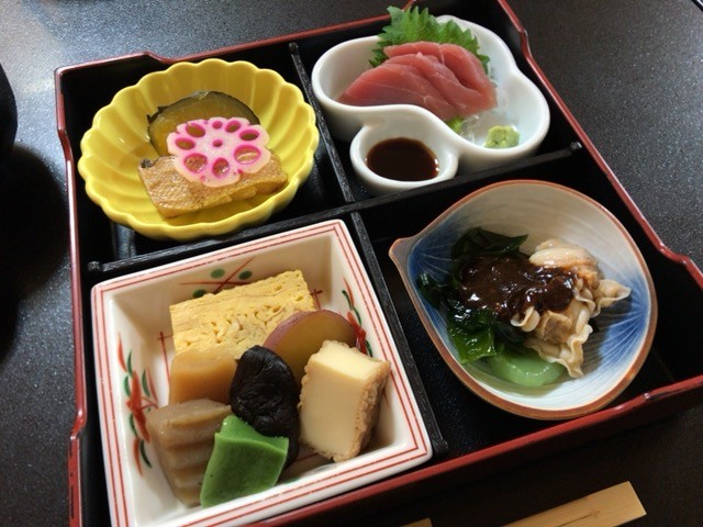 ちょっと豪華に和食ランチ 上松花堂弁当 味せん 豊川 食メモ 愛知 旅先b級グルメと飲み記録