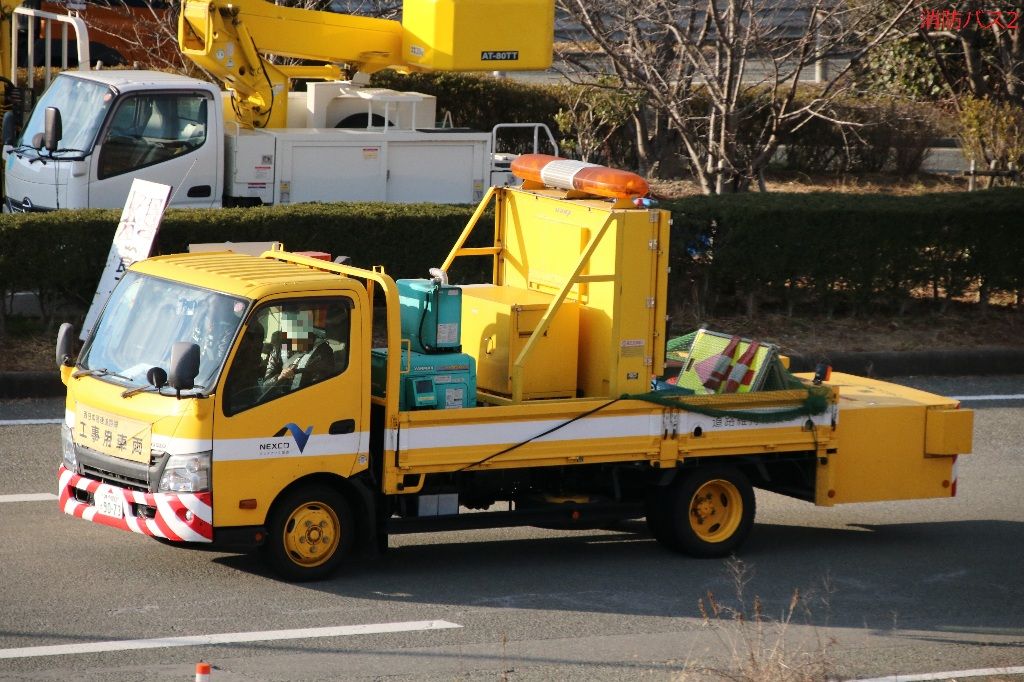 ネクスコ西日本 道路維持作業車15 消防バスの過去部屋