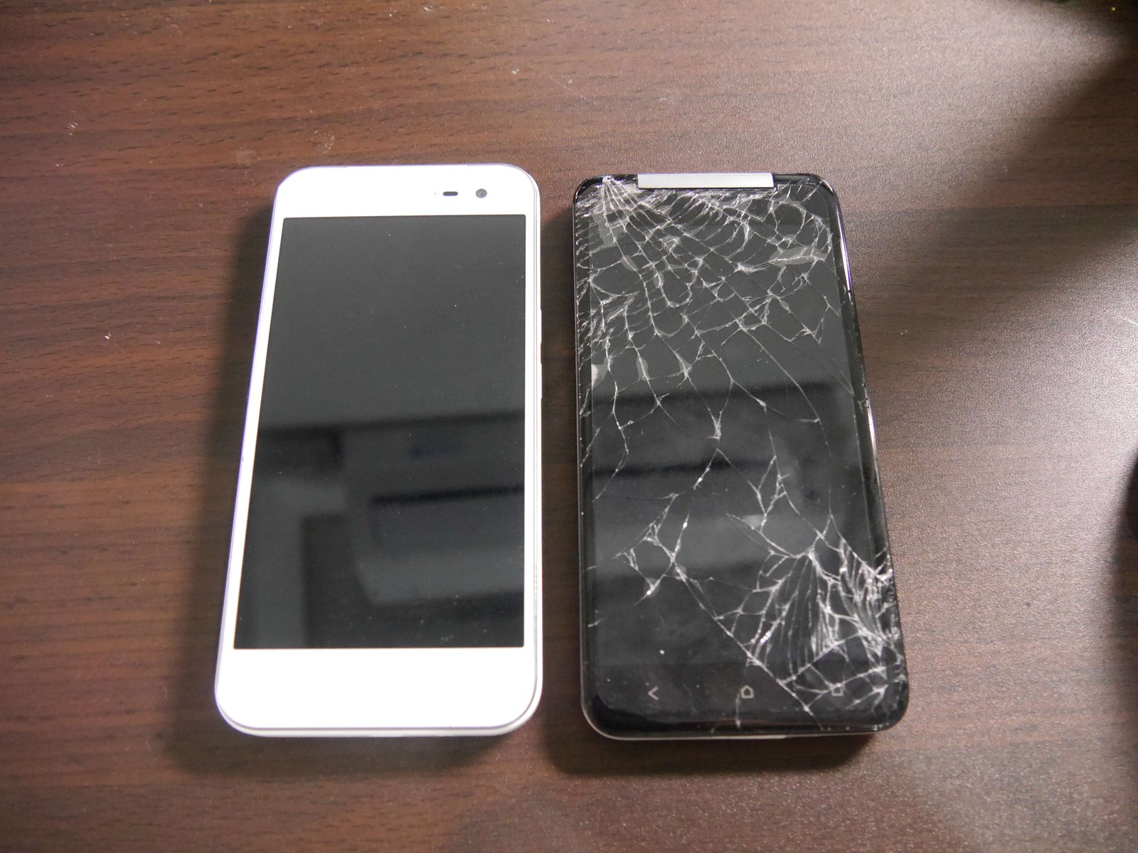Htc J Butterfly Htl23を購入してみたお話 Htl21との比較 Htl23 どこにでもいる学生のブログ どこブロ Htc J Butterfly Htl23を購入してみたお話 Htl21との比較 Htl23 どこにでもいる学生のブログ どこブロ