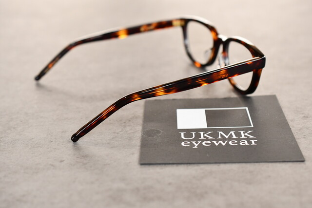 上質なプラスチックフレーム UKMK「Core」 : 郡山市 眼鏡専門店Syozo