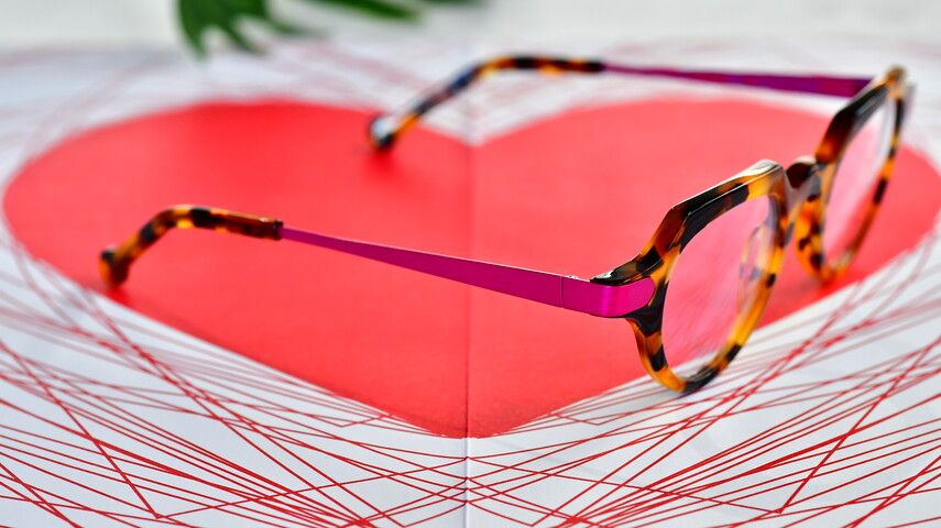 theo　度付きめがね theo】＜Frequency＞周波数をデザインしたメガネ | メガネ工房AZ ブログ