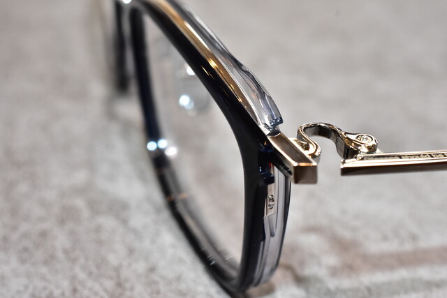 999.9 M-111 カラー8454 純正ケース付 999.9 M-111 カラー8454 純正ケース付 999.9 M-111 カラー8454 純正