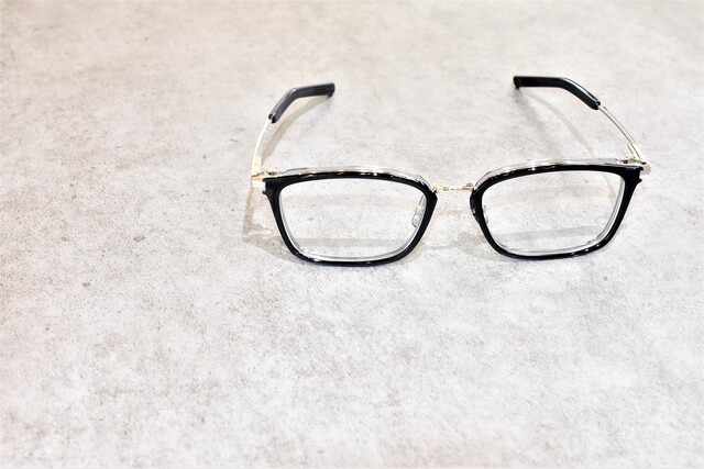 爽やかに掛けられる 999.9「M-111」 : 郡山市 眼鏡専門店Syozo めがね日和