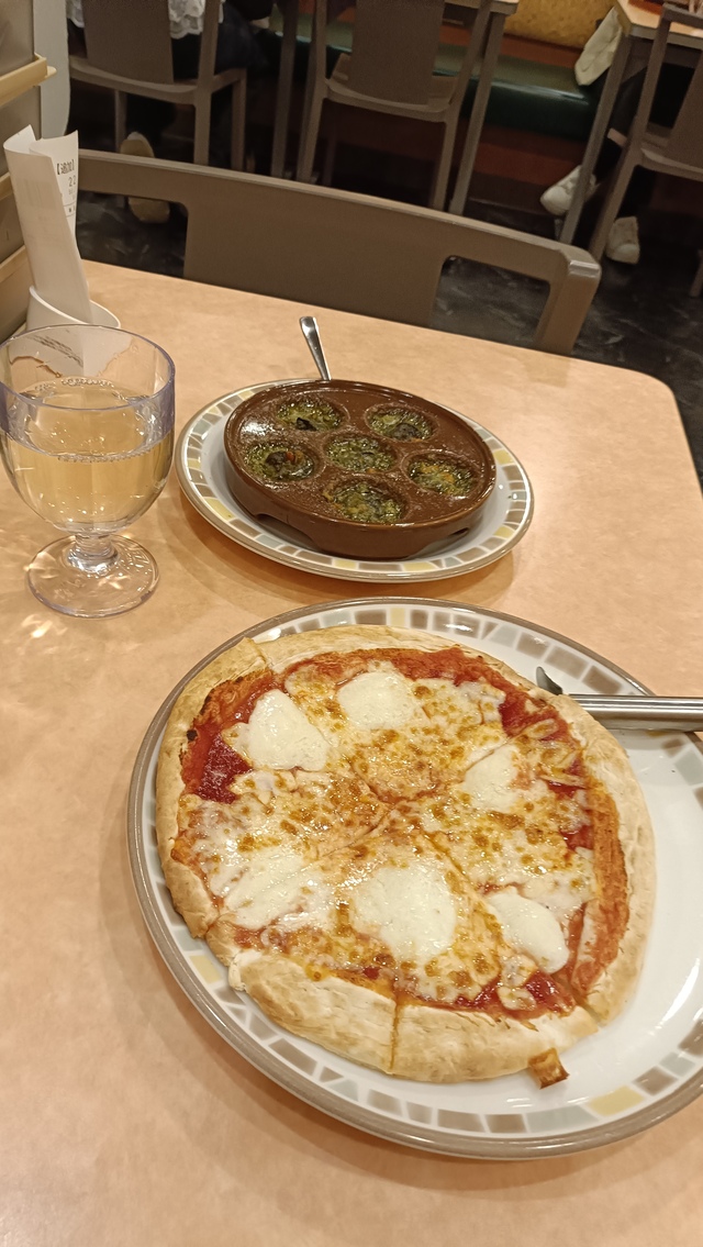 【朗報】ワイ、サイゼリヤで豪遊（※画像あり）