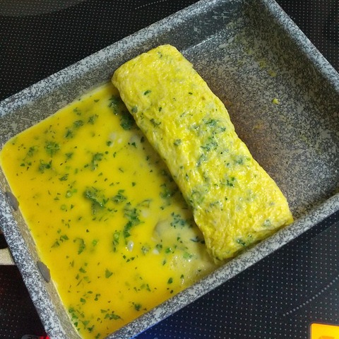 オムレツ風玉子焼きパセリ入り (4)