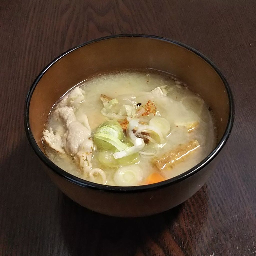 忙しいときにこそ 栄養満点のスープを あり合わせで作る豚汁 作り置き 味噌汁 豚肉 Syuntaroの 食の荒野を彷徨う 忙しいときにこそ 栄養満点のスープを あり合わせで作る豚汁 作り置き 味噌汁 豚肉 Syuntaroの 食の荒野を彷徨う