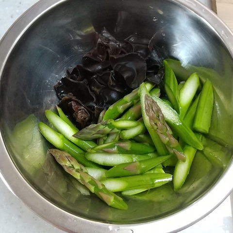 海老とアスパラのオイスターソース炒め (5)