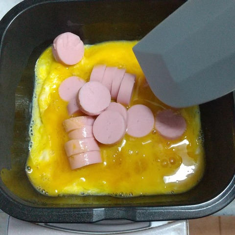 魚肉ソーセージ入りの炒り卵 (4)