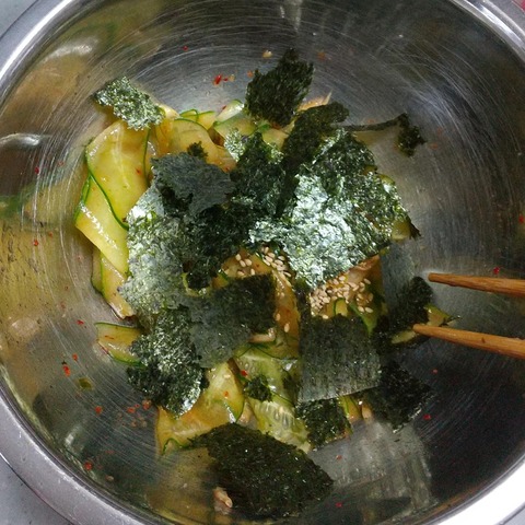 ひらひら胡瓜のキムチ和え (1)