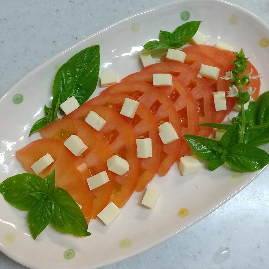 簡単 サラダ トマト にんにく醤油が美味しい 大分トマトのカプレーゼ ベビーチーズモッツァレラ使用でお手軽に おおいたクッキングアンバサダー Syuntaroの 食の荒野を彷徨う 簡単 サラダ トマト にんにく醤油が美味しい 大分トマトのカプレーゼ ベビーチーズモッツァレラ使用でお手軽に おおいたクッキングアンバサダー Syuntaroの 食の荒野を彷徨う