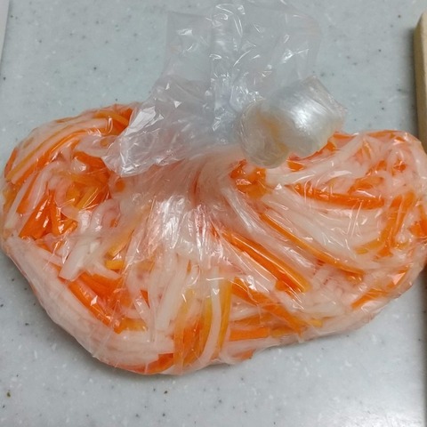 大根と人参のハムマヨサラダ (2)