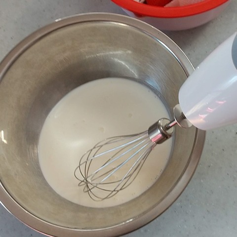 いちごたっぷりフルーツサンド (5)