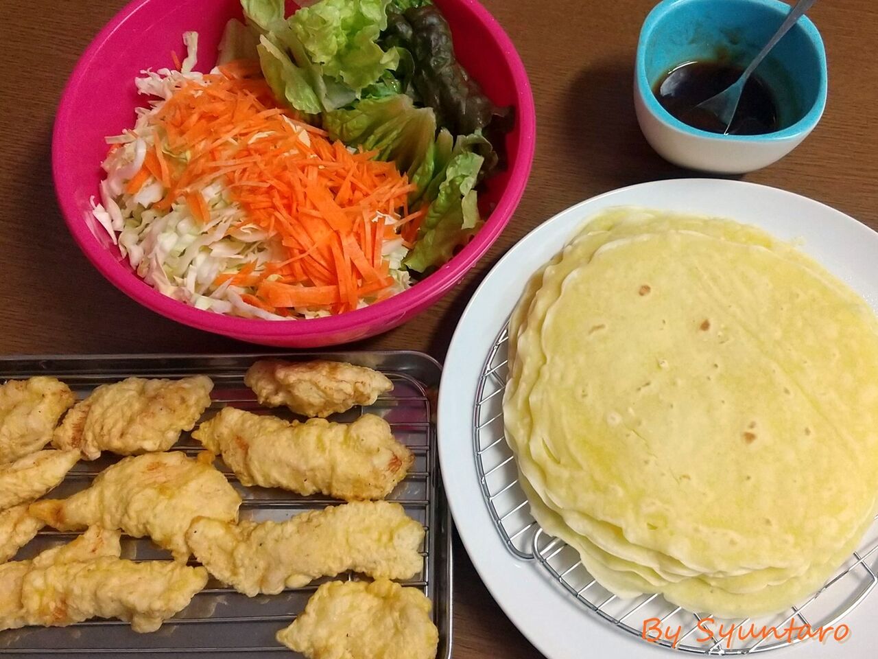 自分で巻くから楽しいよ 昭和天ぷら粉黄金で作る なんちゃってkfcドラゴンツイスター Syuntaroの 食の荒野を彷徨う 自分で巻くから楽しいよ 昭和天ぷら粉黄金で作る なんちゃってkfcドラゴンツイスター Syuntaroの 食の荒野を彷徨う