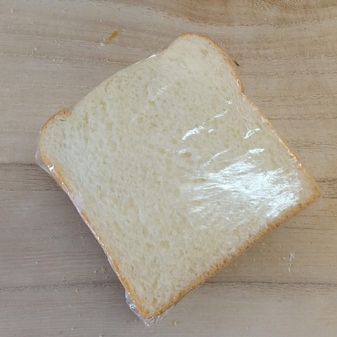 いちごたっぷりフルーツサンド (1)