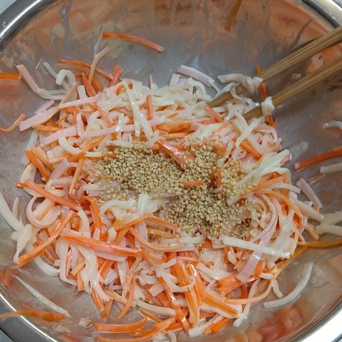 大根と人参のハムマヨサラダ (7)