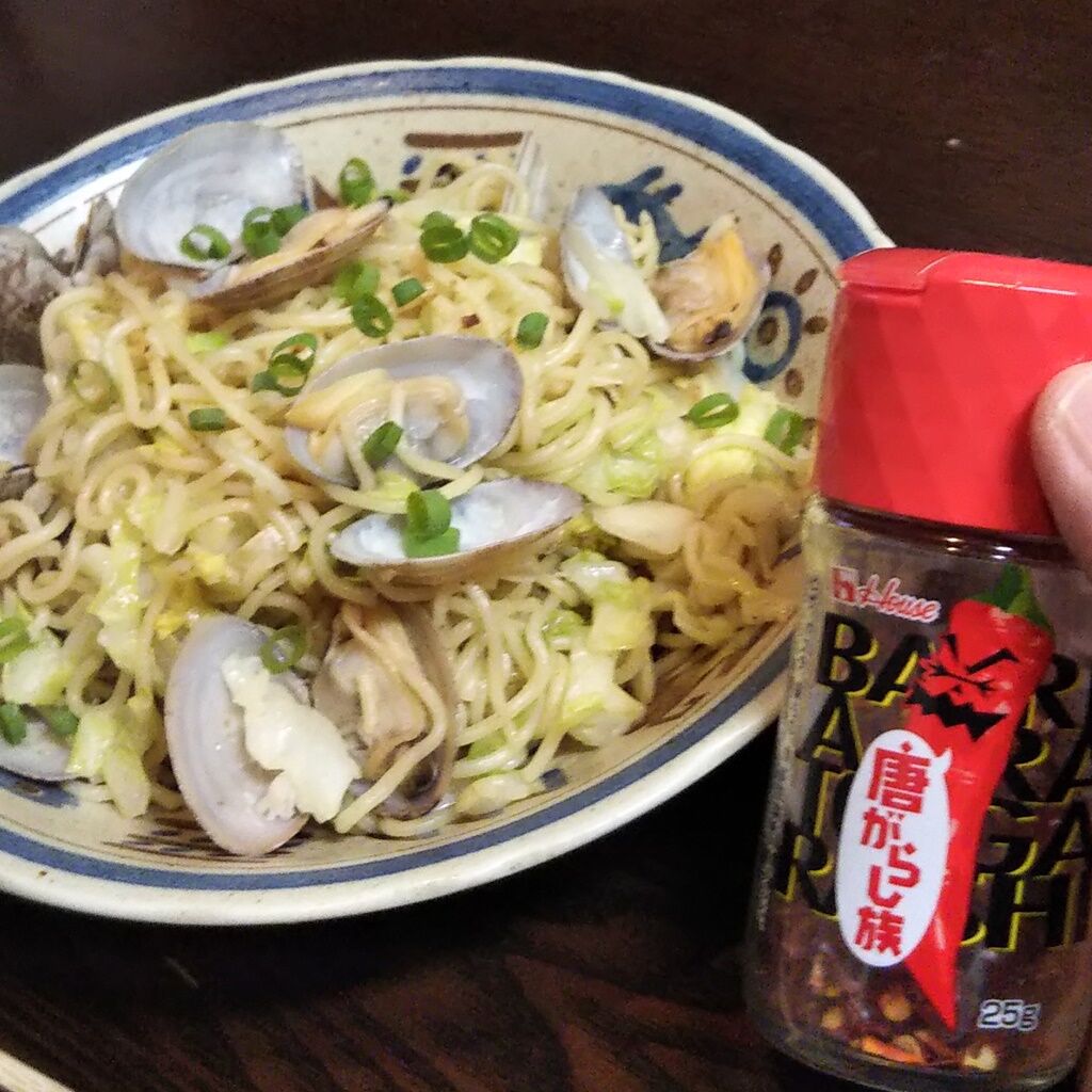 マルちゃん焼そば 塩 で作る ふっくら仕上げの あさりと春きゃべつの塩やきそば Syuntaroの 食の荒野を彷徨う マルちゃん焼そば 塩 で作る ふっくら仕上げの あさりと春きゃべつの塩やきそば Syuntaroの 食の荒野を彷徨う