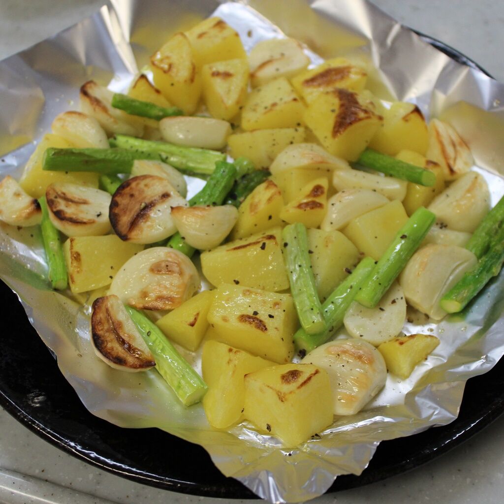 魚焼きグリル 簡単 家事ヤロウを参考に 野菜のミックスグリル じゃがいもレンチンで生焼けなし にんにく アスパラガス じゃがいも Syuntaroの 食の荒野を彷徨う 魚焼きグリル 簡単 家事ヤロウを参考に 野菜のミックスグリル じゃがいもレンチンで生焼けなし にんにく アスパラガス じゃがいも Syuntaroの 食の荒野を彷徨う