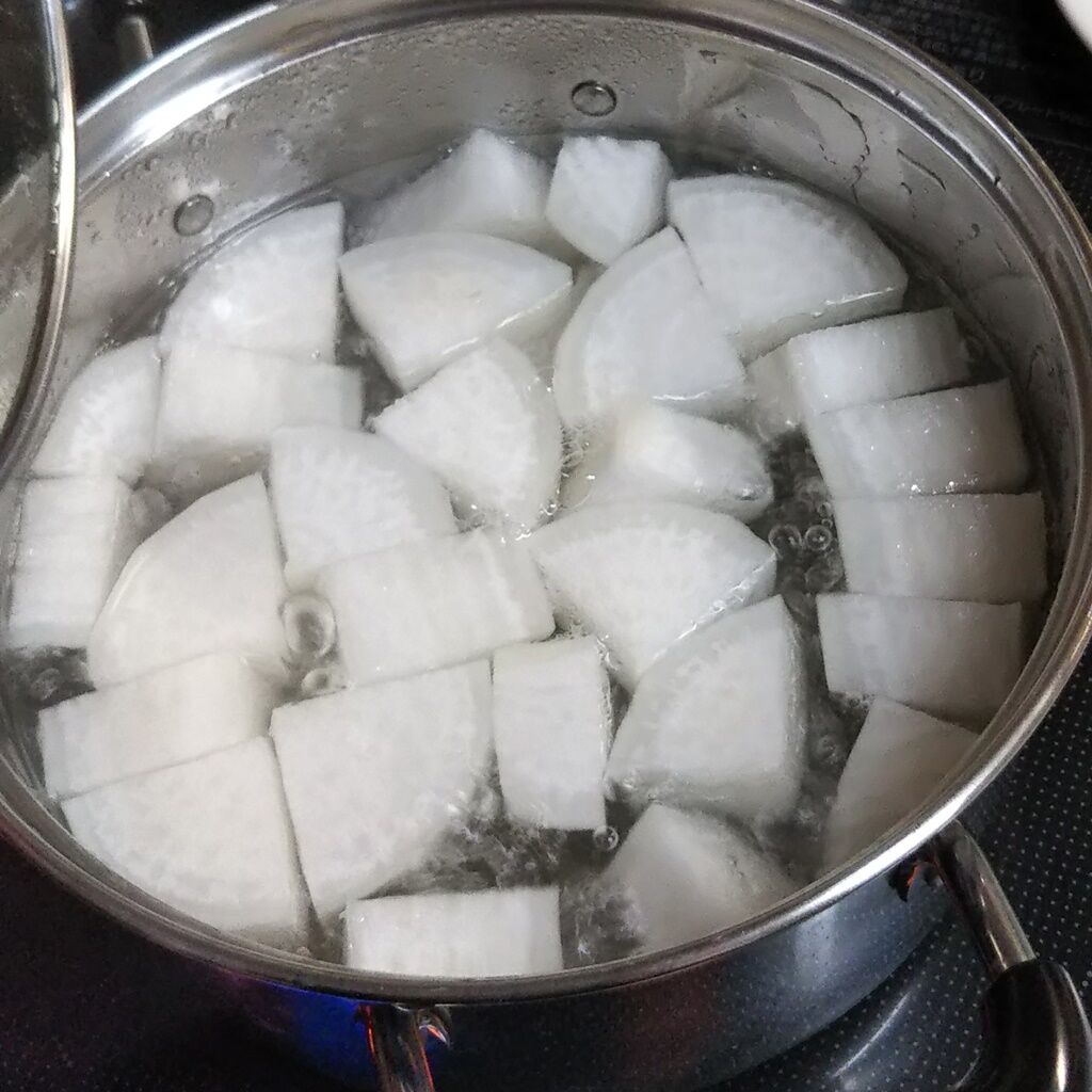冬野菜 黄金比 和食の黄金比で作る 大根と厚揚げのそぼろあんかけ と味の素のほんだし Syuntaroの 食の荒野を彷徨う
