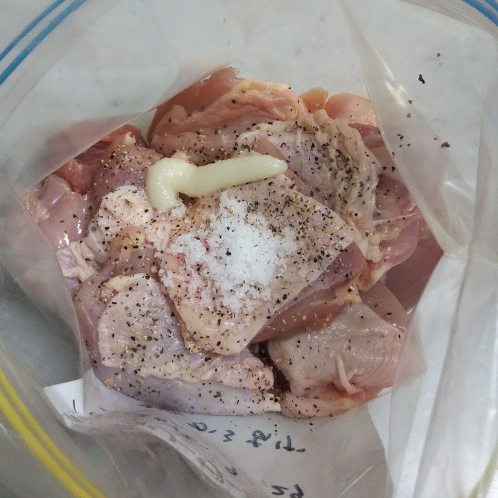 下味冷凍 塩にんにく味 鶏もも肉 基本の塩から揚げ ポリ袋調理で 洗い物知らず Syuntaroの 食の荒野を彷徨う