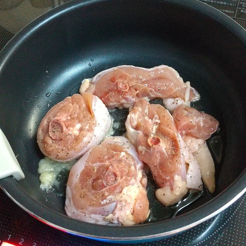 骨付き肉のトマトスープ (3)