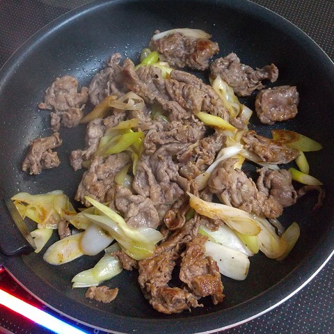牛肉と長ネギのすき焼き風炒め1