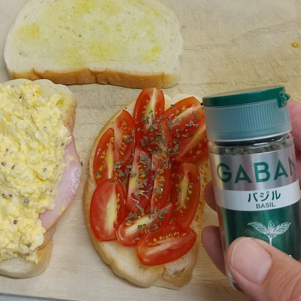 バゲットで作る 三色トースト ガーリックトースト ハム玉子 バジルトマト Syuntaroの 食の荒野を彷徨う バゲットで作る 三色トースト ガーリックトースト ハム玉子 バジルトマト Syuntaroの 食の荒野を彷徨う
