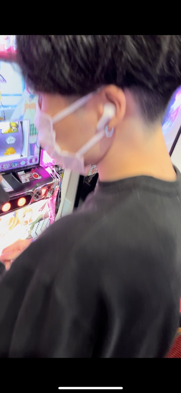 GbOf9eiakAE61Xb