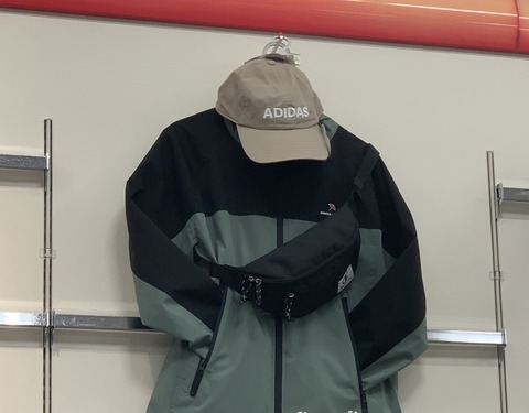 40E0E700-3C5E-40D5-B9AB-8A24A1FEE2A1