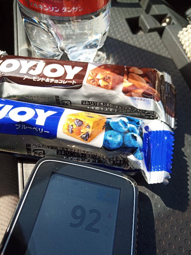 血糖値を測る Soyjoy アーモンドチョコレート ブルーベリー みっちゃん 栗本馗嵩 が糖質制限について考えていく