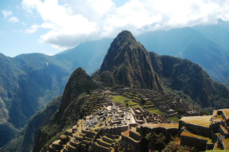 コロンビアのアマゾンで数千枚の洞窟壁画が発見される