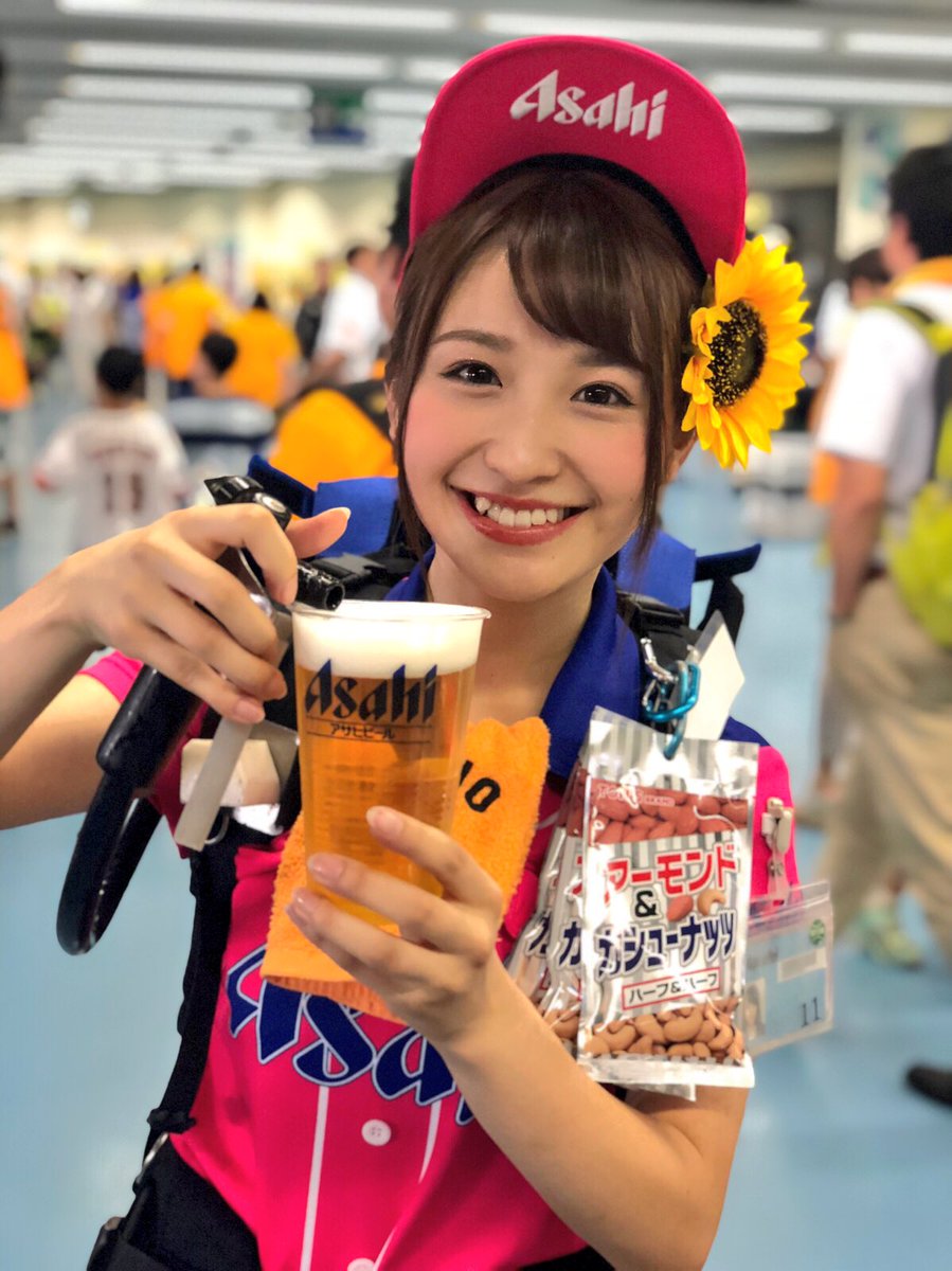 美女 伊藤愛真 可愛すぎるビールの売り子から2020年はやりたいことすべてチャレンジへ 肥満と健康それから美容の情報室