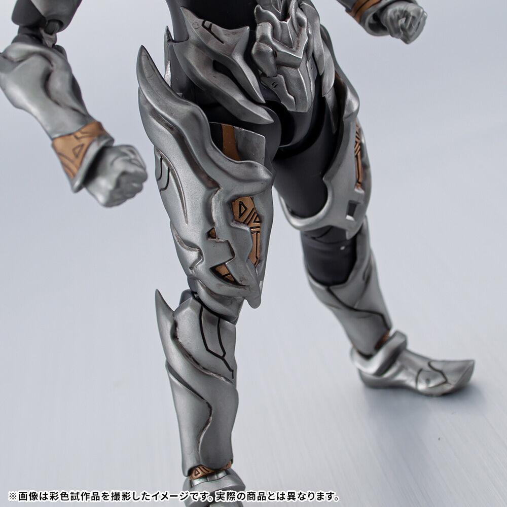光と闇の邂逅――12/27受注開始「S.H.Figuarts トリガーダーク