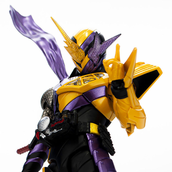 特撮S.H.Figuarts 仮面ライダービルド　ニンニンコミックフォーム