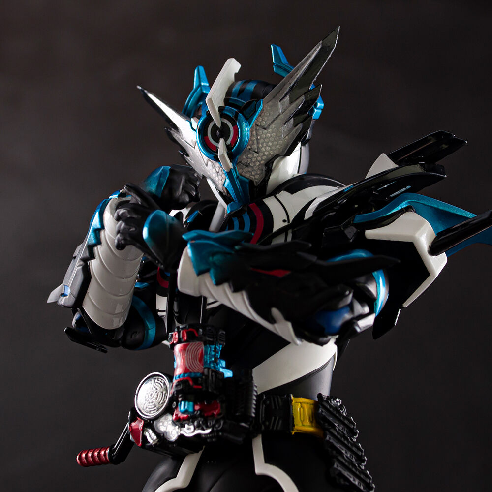 【未使用未開封新品】S.H.Figuarts 仮面ライダークローズエボル