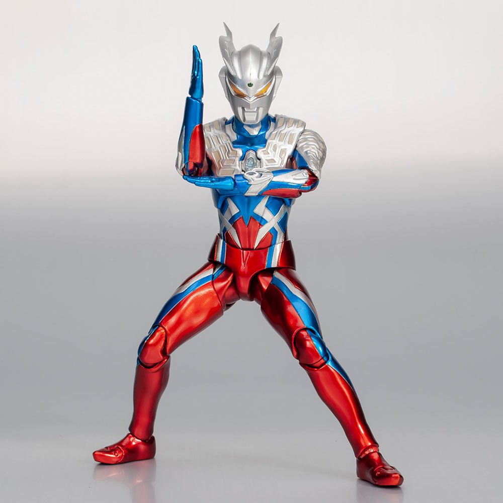 S.H.Figuartsウルトラマンゼロ10周年Ver.+ゼロマントのセット