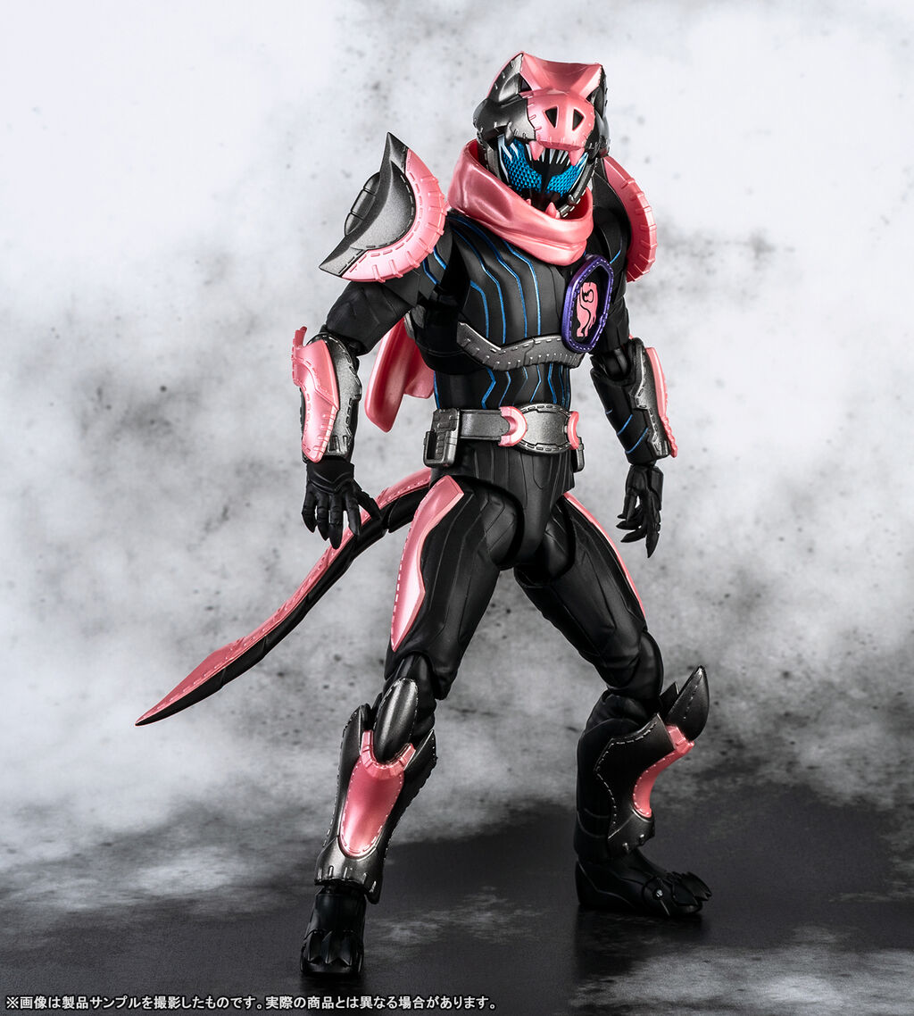 SIC仮面ライダー　アベンジャーズフィギュアーツ　リボルテックヴェノム等 テック・オン・アベンジャーズ：強力ヴィラン！ ヴェノム シンビ