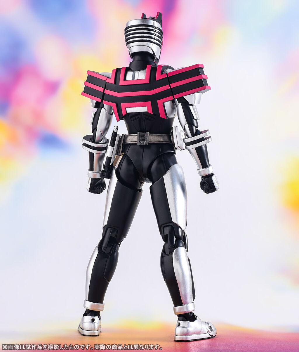 S.H.Figuarts 真骨頂 仮面ライダーディケイド・コンプリートフォーム