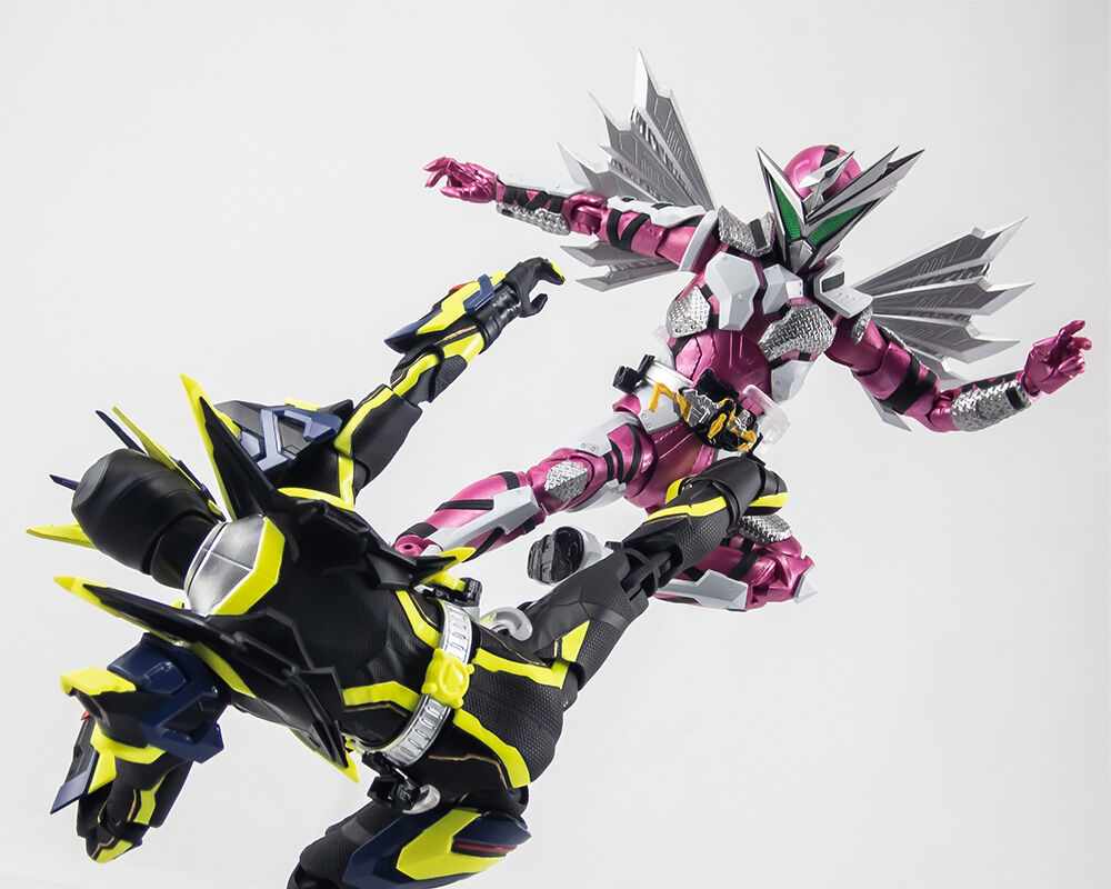 新発売「S.H.Figuarts 仮面ライダーバルカン シューティング