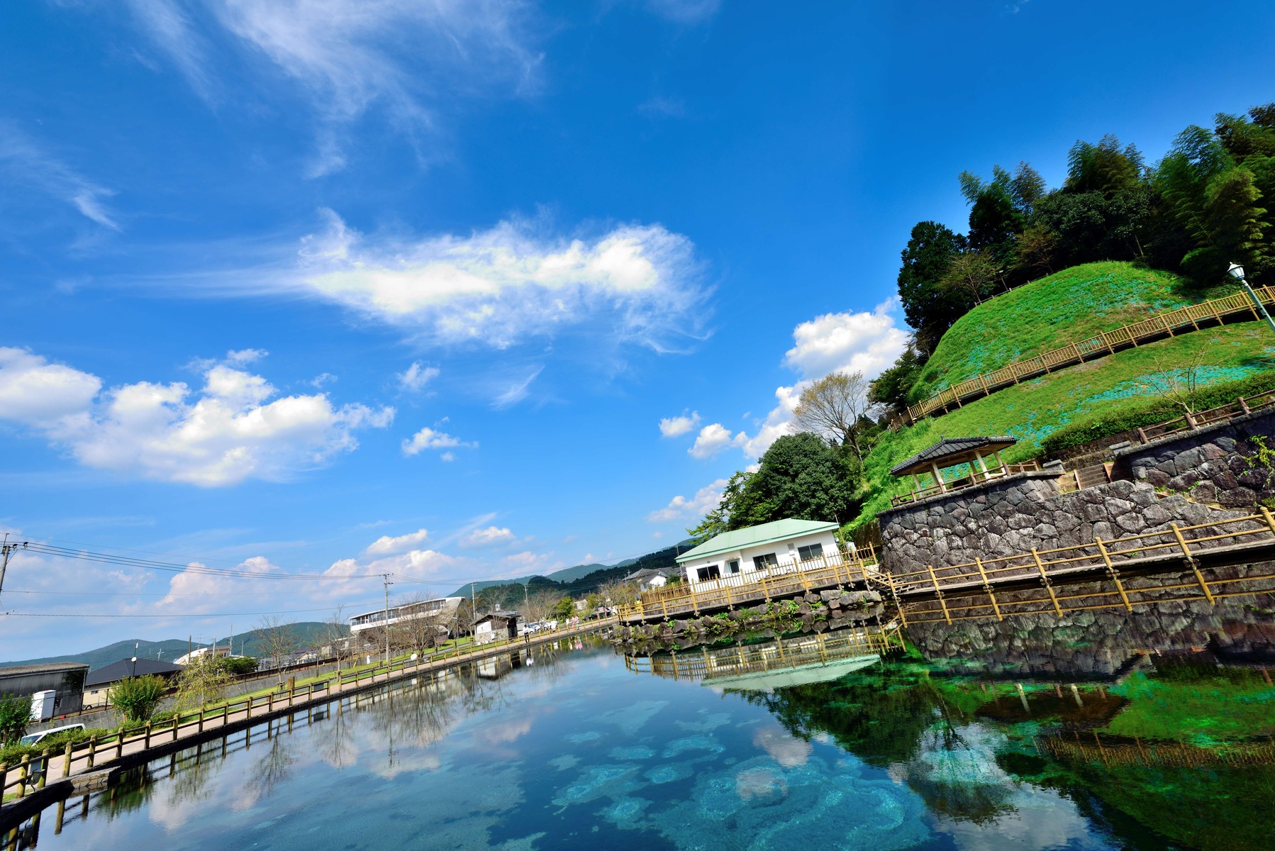 霧島山麓丸池湧水 水色 霧島山麓丸池湧水 水色