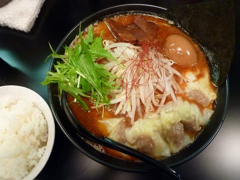 虎一 辛味噌らーめん+玉子+肉ワンタン