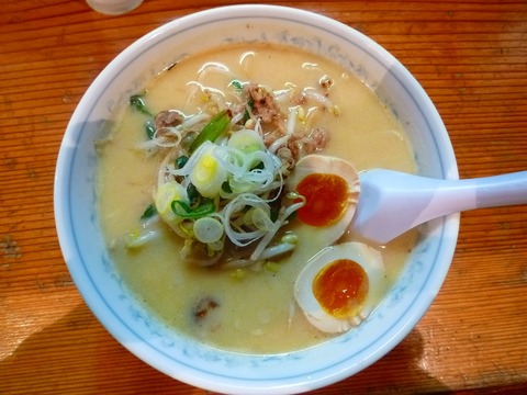 日の出製麺所・味噌ラーメン+味玉