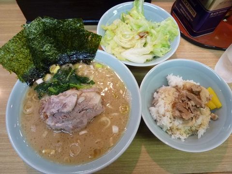 奥津家 チャーシューメン他