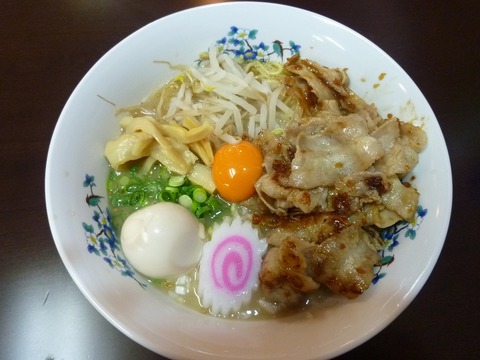 ブギ 肉玉そば・塩+味付玉子