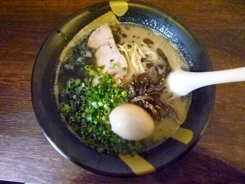 黒ブッチャーらーめん+あじ玉