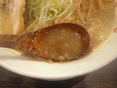 日の出らーめん スープ