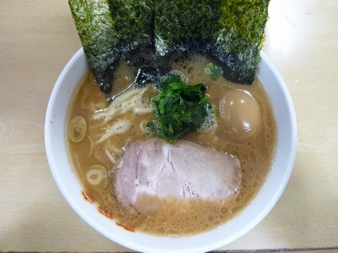 町田家矢部店・ラーメン(並)+味付玉子