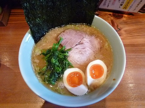 ぴかいちの味玉入り