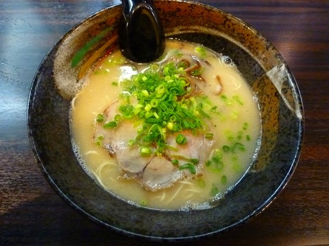 風龍 博多とんこつらーめん